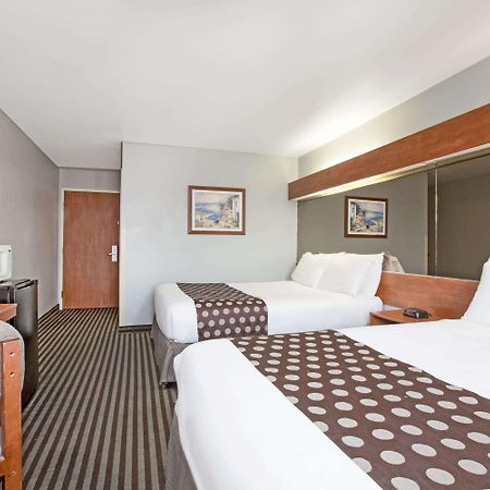 Microtel Inn & Suites By Wyndham Garland/Dallas Exterior photo