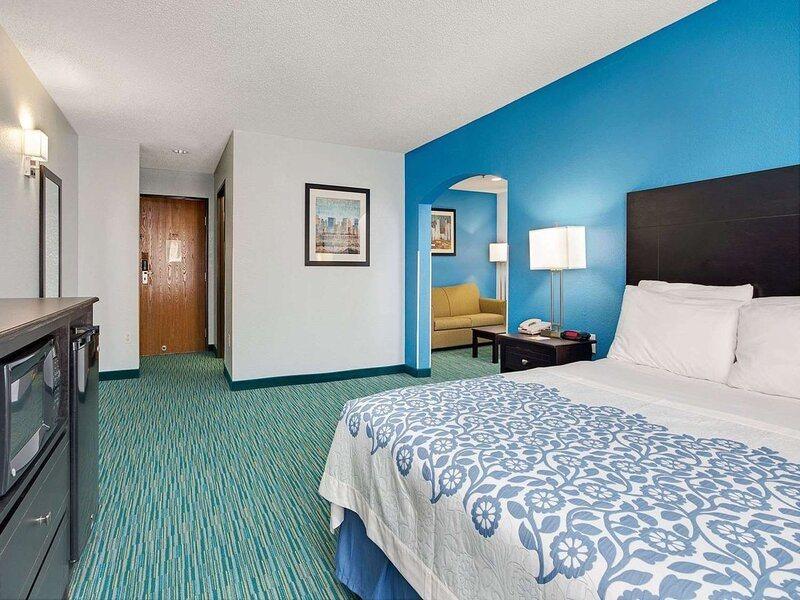 Microtel Inn & Suites By Wyndham Garland/Dallas Exterior photo