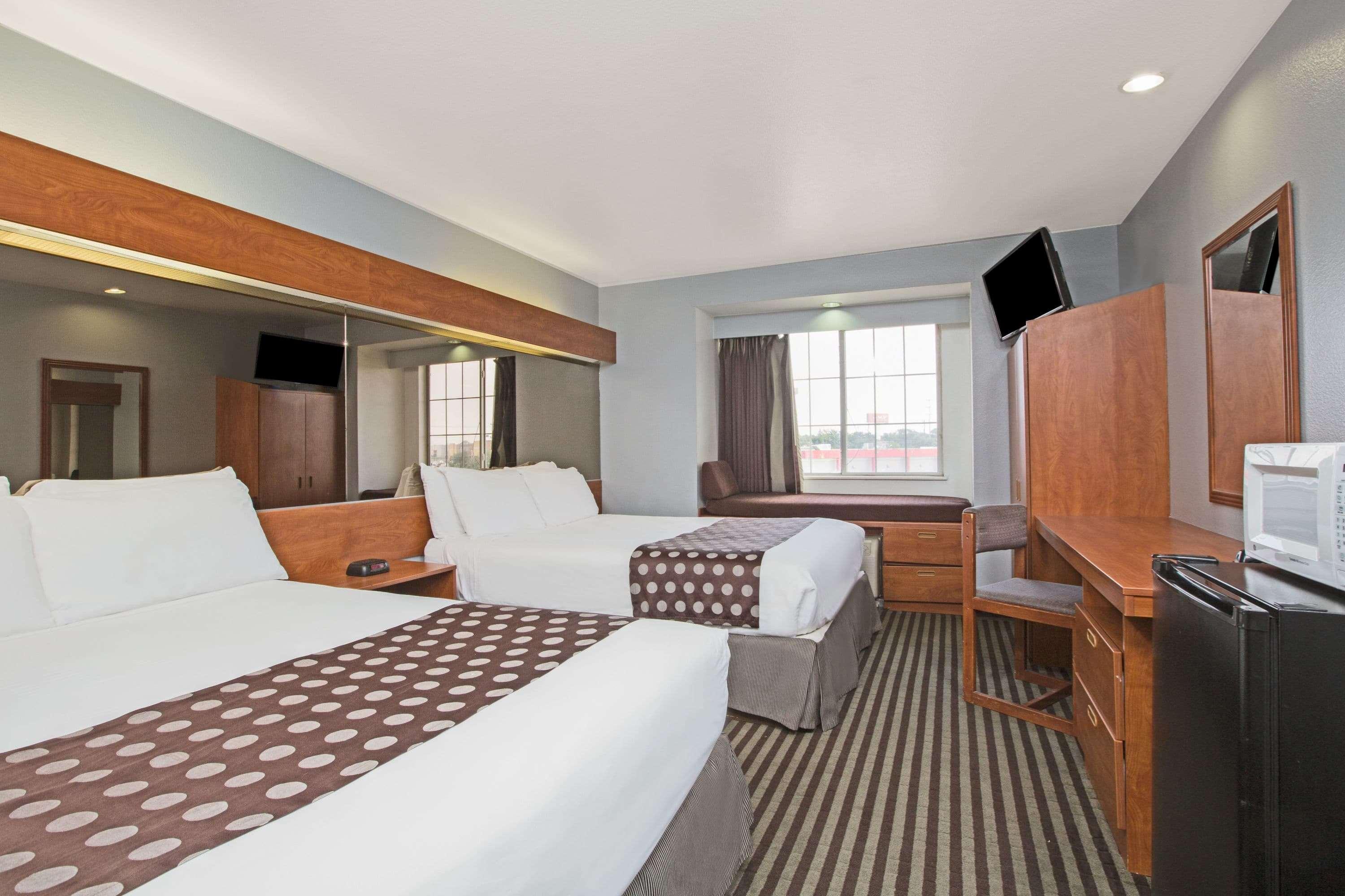 Microtel Inn & Suites By Wyndham Garland/Dallas Exterior photo