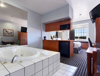 Microtel Inn & Suites By Wyndham Garland/Dallas Exterior photo